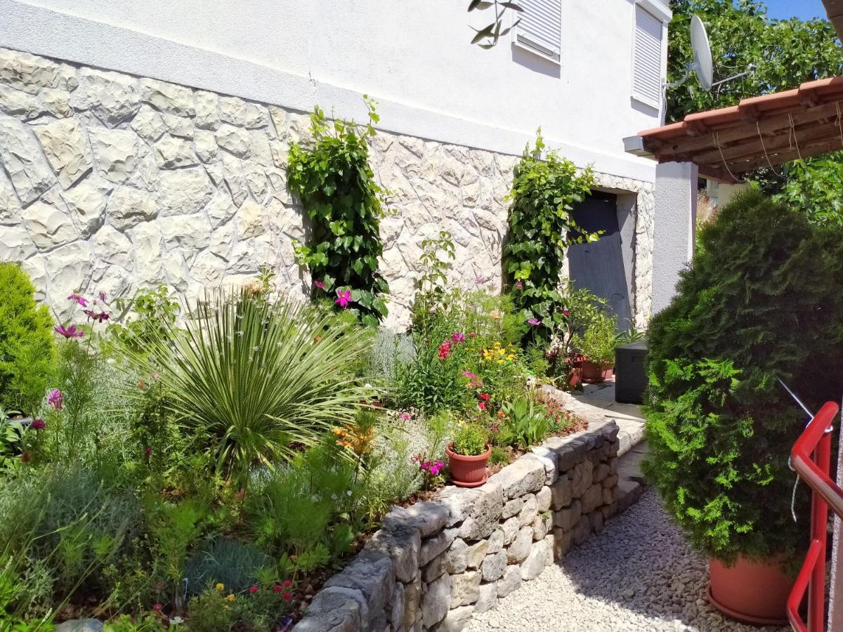 Secluded Country House With Panoramic View 1