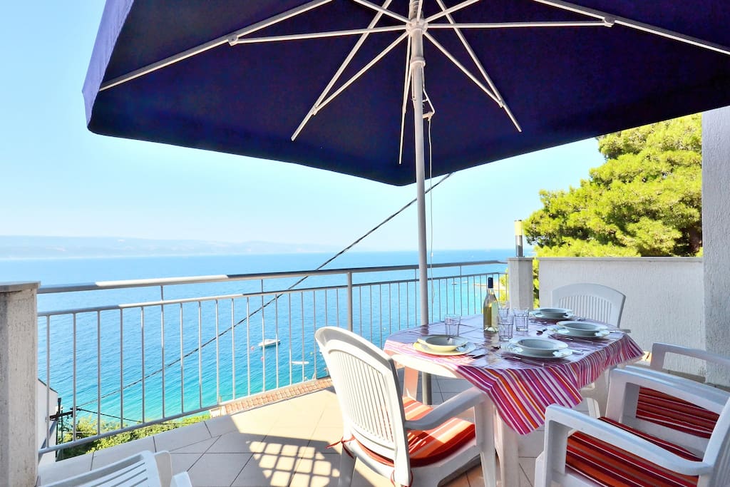 Mika – Balcony with a Sea View 2