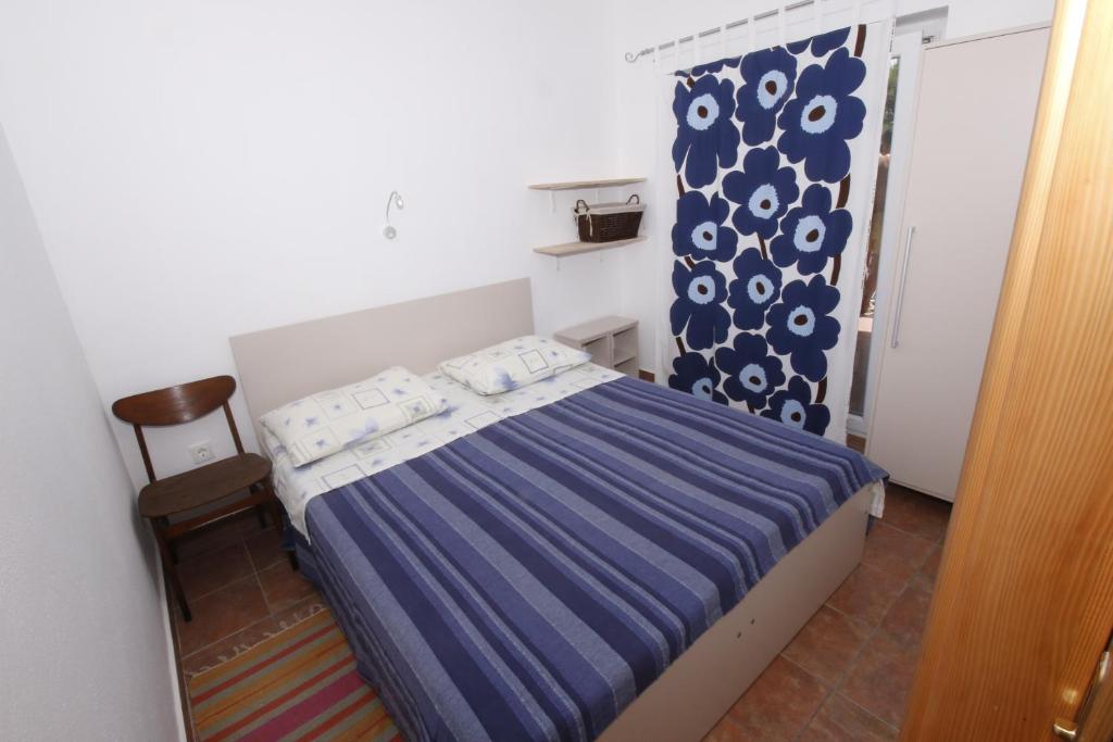 Minimalistic Oasis One Bedroom Apartment 3