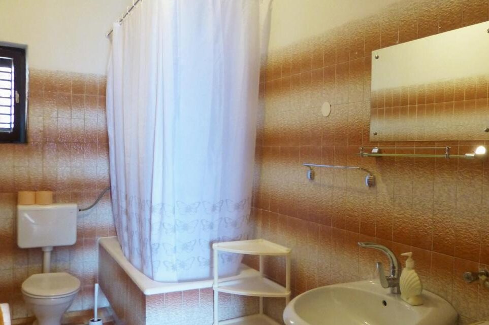 Stanići Four Bedroom Apartment 12