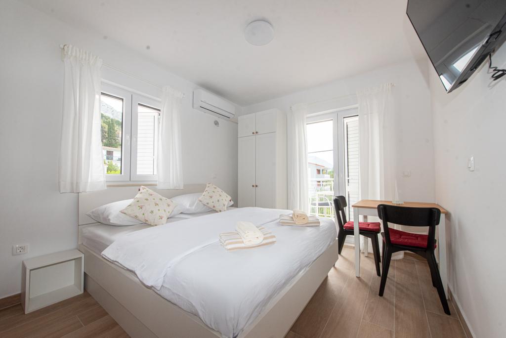 Duće Studio Apartment with Balcony 1